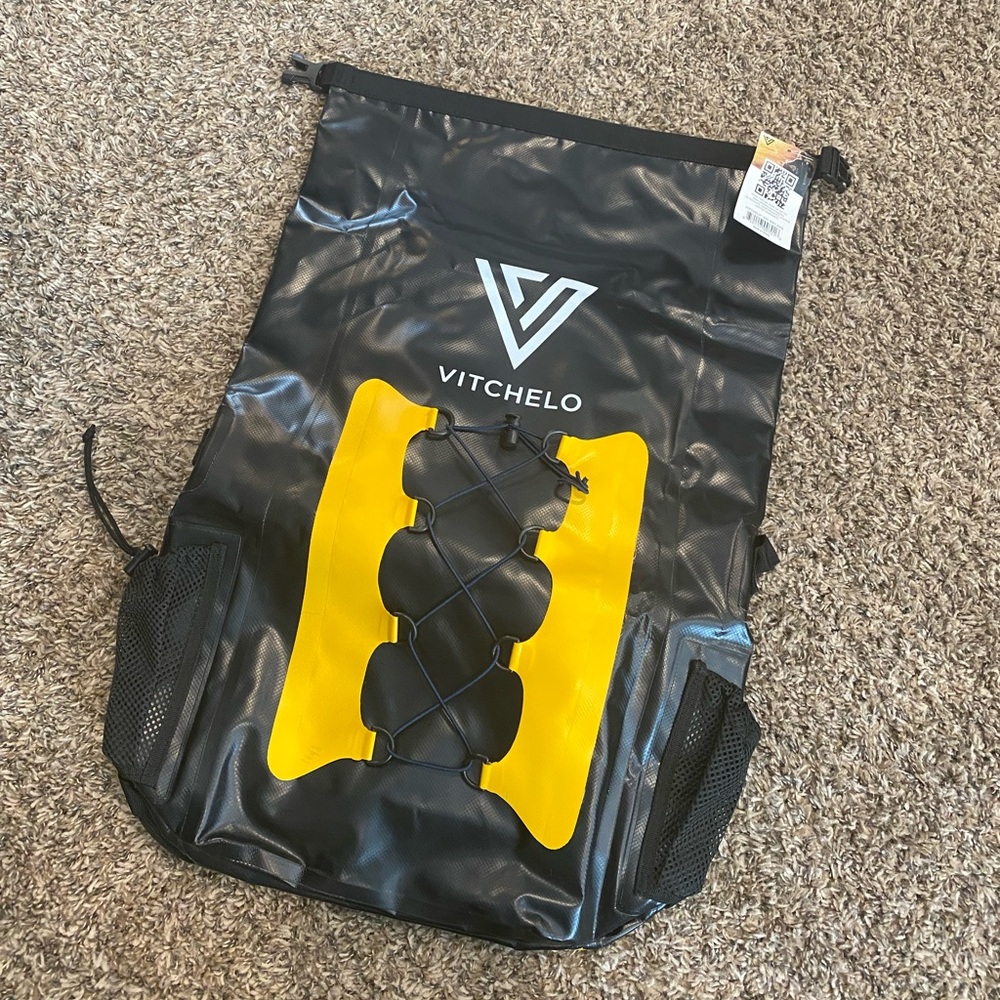 Waterproof backpack. Vitchelo 30L Waterproof Dry Bag Backpack